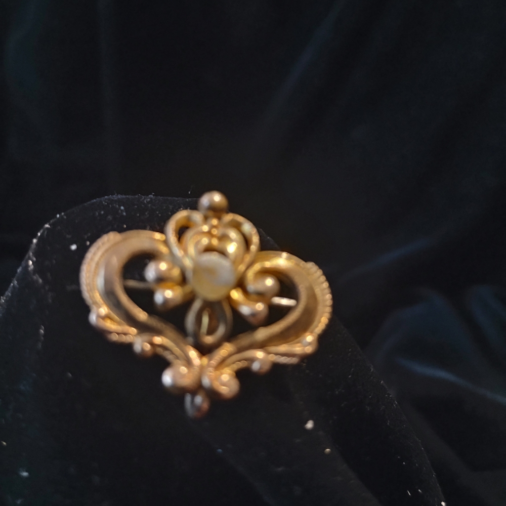 Gold-Tone Filigree Heart Floral Brooch - Women's Jewelry